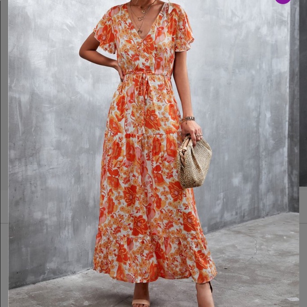 Orange & Yellow Floral Tie-Waist V-
Neck Maxi Dress - Women